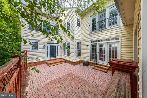 Exterior - 21934 Windover Dr, Broadlands, VA 20148 photo 5 of 10