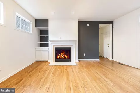 Living - 21934 Windover Dr, Broadlands, VA 20148 photo 3 of 4