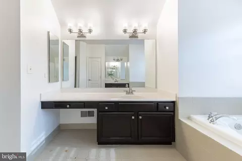 Entry Way - 21934 Windover Dr, Broadlands, VA 20148 photo 7 of 11