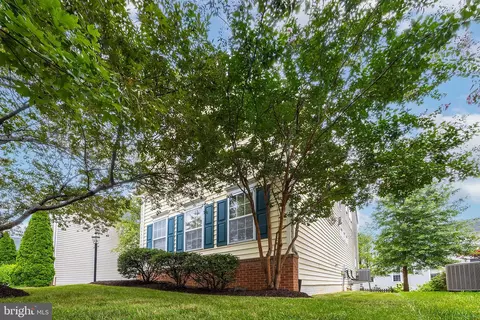 Exterior - 21934 Windover Dr, Broadlands, VA 20148 photo 3 of 10
