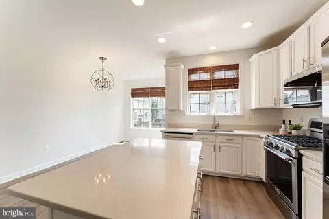 42576 Magellan Sq, Brambleton, VA 20148 photo 11