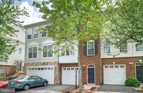 42576 Magellan Sq, Brambleton, VA 20148 photo 2