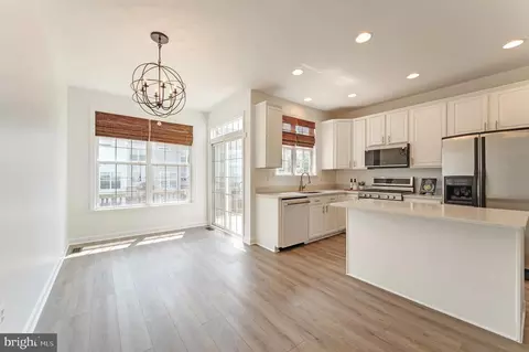 42576 Magellan Sq, Brambleton, VA 20148 photo 9