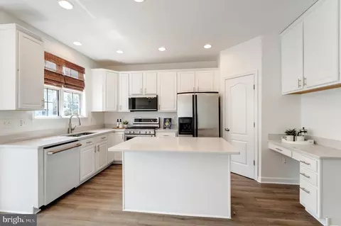 42576 Magellan Sq, Brambleton, VA 20148 photo 6
