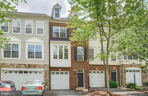 42576 Magellan Sq, Brambleton, VA 20148 photo 3