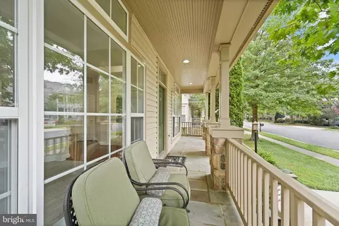 Exterior - 42683 Explorer Dr, Brambleton, VA 20148 photo 5 of 8