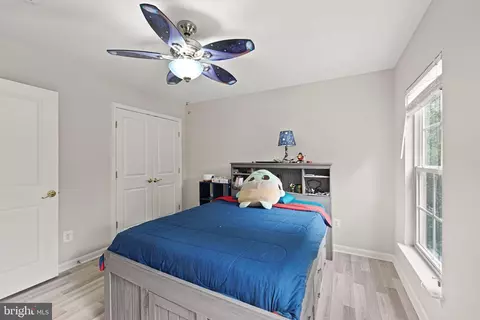 Bedroom - 42683 Explorer Dr, Brambleton, VA 20148 photo 4 of 4
