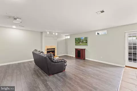 Living - 42683 Explorer Dr, Brambleton, VA 20148 photo 4 of 5