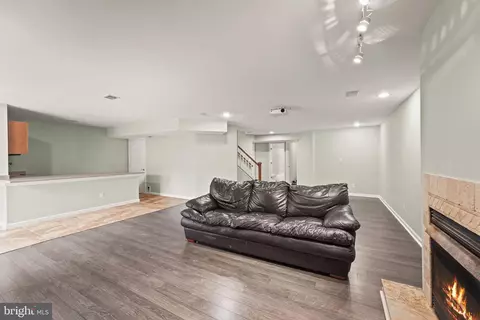 Living - 42683 Explorer Dr, Brambleton, VA 20148 photo 5 of 5