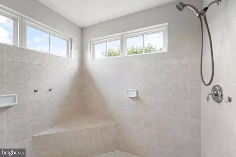Bath - 42683 Explorer Dr, Brambleton, VA 20148 photo 3 of 6
