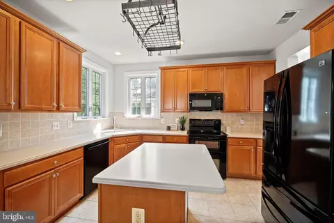 42592 Olmsted Dr, Brambleton, VA 20148 photo 12