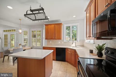 42592 Olmsted Dr, Brambleton, VA 20148 photo 14