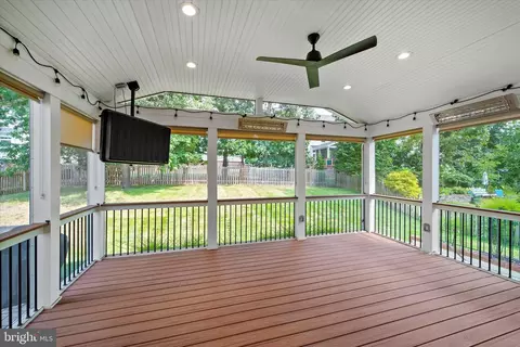 42592 Olmsted Dr, Brambleton, VA 20148 photo 3