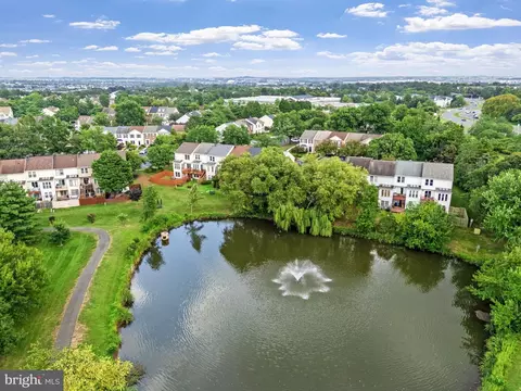 View/Area - 21232 Hedgerow Ter, Ashburn, VA 20147 photo 4 of 4