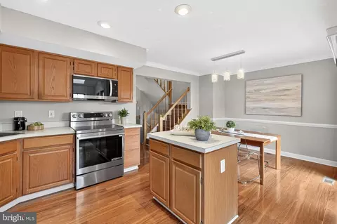 Kitchen - 21232 Hedgerow Ter, Ashburn, VA 20147 photo 2 of 4