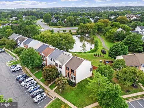 View/Area - 21232 Hedgerow Ter, Ashburn, VA 20147 photo 2 of 4