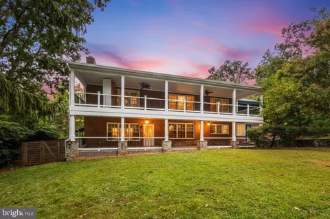 45545 Lakeside Dr, Sterling, VA 20165