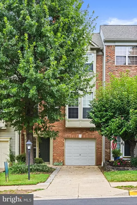 47630 Sandbank Sq, Sterling, VA 20165