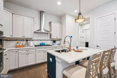 42751 Cushing Ter, Ashburn, VA 20148 photo 5