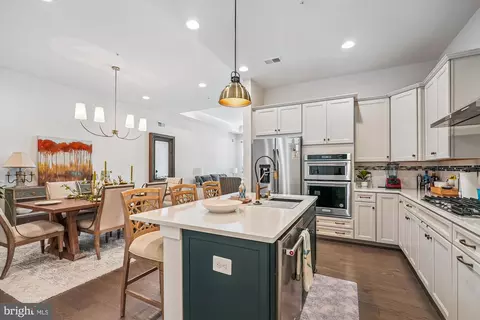 42751 Cushing Ter, Ashburn, VA 20148 photo 4