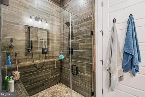 42751 Cushing Ter, Ashburn, VA 20148 photo 9