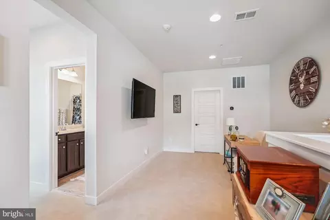 42751 Cushing Ter, Ashburn, VA 20148 photo 21
