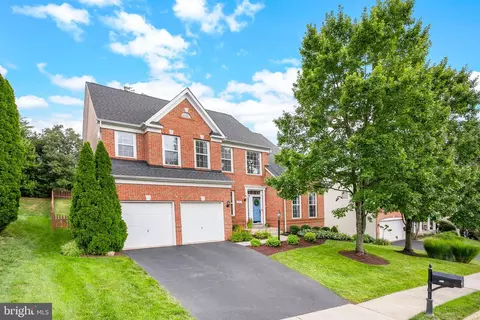 812 Larch Valley Ct NE, Leesburg, VA 20176
