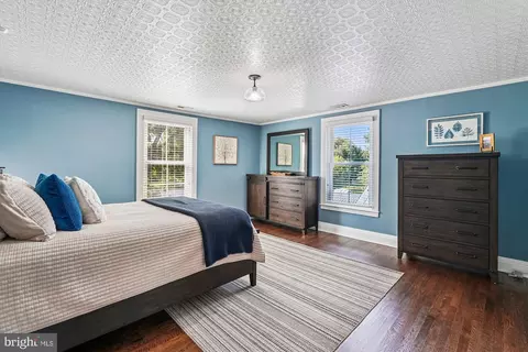 Bedroom - 20857 Ashburn Rd, Ashburn, VA 20147 photo 10 of 16
