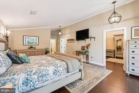Bedroom - 20857 Ashburn Rd, Ashburn, VA 20147 photo 3 of 16
