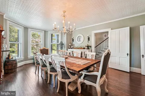 Dining - 20857 Ashburn Rd, Ashburn, VA 20147 photo 2 of 3