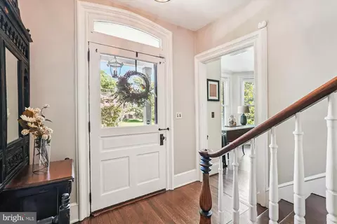 Entry Way - 20857 Ashburn Rd, Ashburn, VA 20147 photo 1 of 10