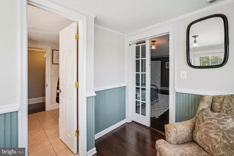 Entry Way - 20857 Ashburn Rd, Ashburn, VA 20147 photo 8 of 10