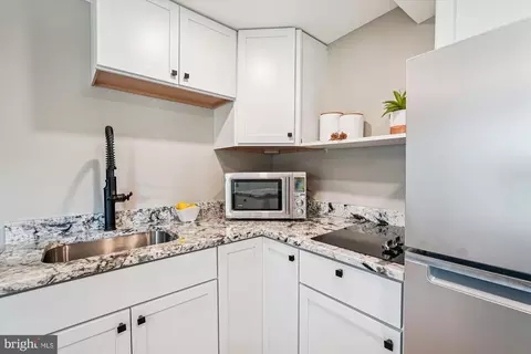 Kitchen - 20857 Ashburn Rd, Ashburn, VA 20147 photo 5 of 5