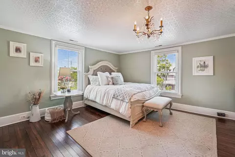 Bedroom - 20857 Ashburn Rd, Ashburn, VA 20147 photo 5 of 16