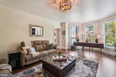 Living - 20857 Ashburn Rd, Ashburn, VA 20147 photo 2 of 2