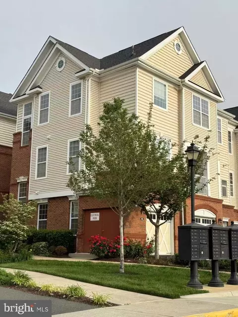 23305 Milltown Knoll Sq #105, Ashburn, VA 20148