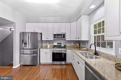 20357 Briarcliff Ter, Sterling, VA 20165 photo 4