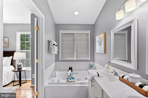 20357 Briarcliff Ter, Sterling, VA 20165 photo 23