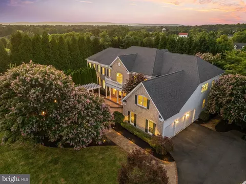 38344 Midnight Sky Pl, Hamilton, VA 20158