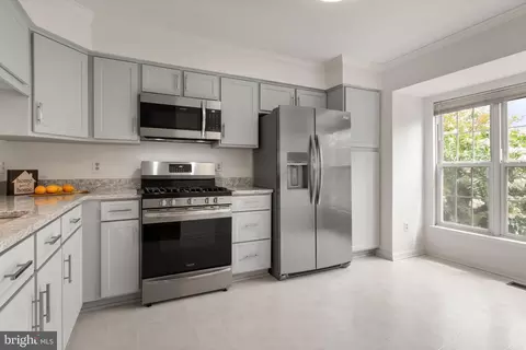 22025 Guilford Station Ter, Sterling, VA 20166