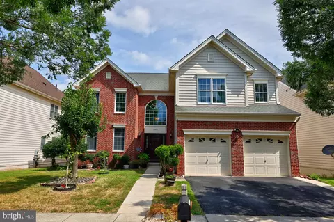 25822 Donegal Dr, Chantilly, VA 20152