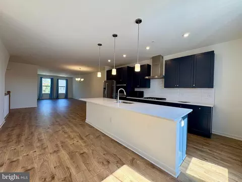 45948 Swallow Ter, Sterling, VA 20165