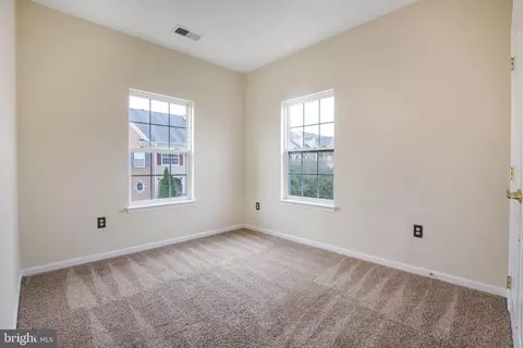 Bedroom - 42460 Malachite Ter, Brambleton, VA 20148 photo 6 of 7