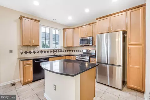 Kitchen - 42460 Malachite Ter, Brambleton, VA 20148 photo 1 of 2