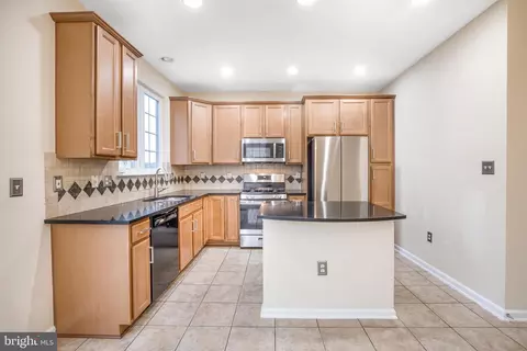 Kitchen - 42460 Malachite Ter, Brambleton, VA 20148 photo 2 of 2