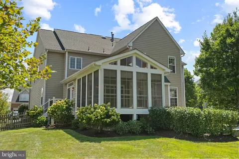 Exterior - 22197 Windy Pine Ct, Broadlands, VA 20148 photo 2 of 10
