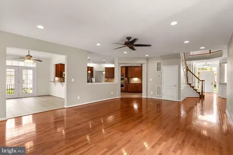 Living - 22197 Windy Pine Ct, Broadlands, VA 20148 photo 3 of 8