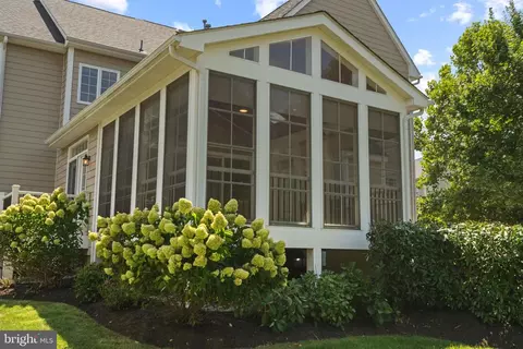 Exterior - 22197 Windy Pine Ct, Broadlands, VA 20148 photo 7 of 10