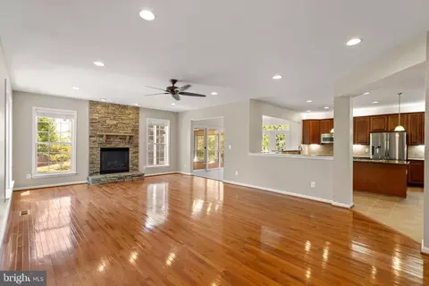 Living - 22197 Windy Pine Ct, Broadlands, VA 20148 photo 2 of 8