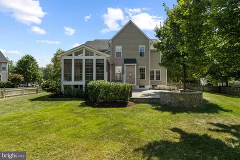 Exterior - 22197 Windy Pine Ct, Broadlands, VA 20148 photo 8 of 10